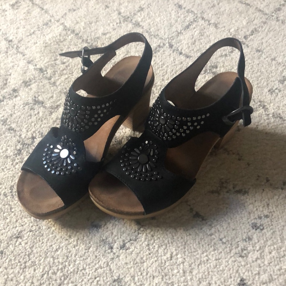 Genuine leather block heel sandals